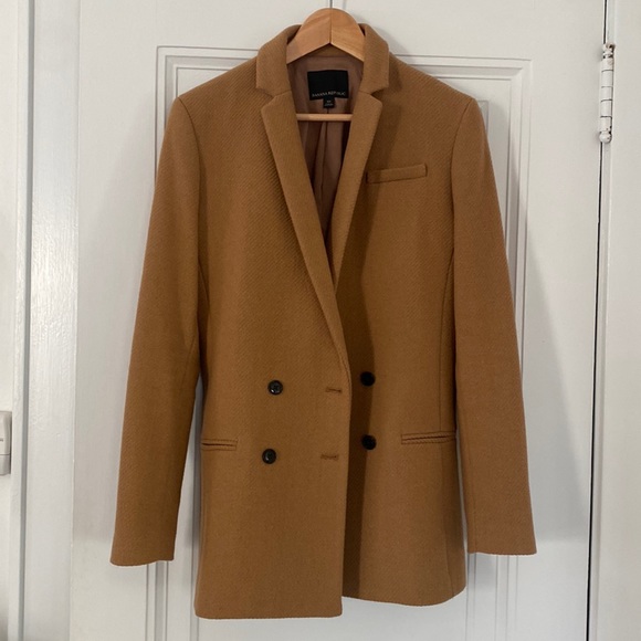 Banana Republic Jackets & Blazers - Banana Republic thick camel colored blazer. Size 10